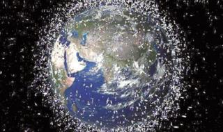 夜空中闪闪发光的星星,多像 多个发光体划过夜空